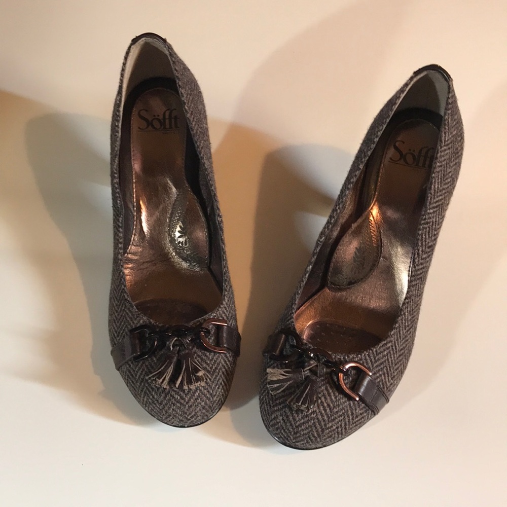 Sofft size 8m in a brown color very clean
